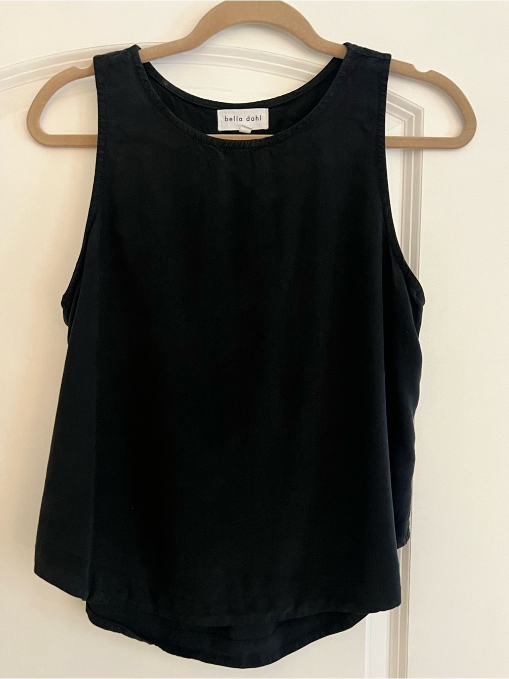 bella dahl Black Sleeveless Top